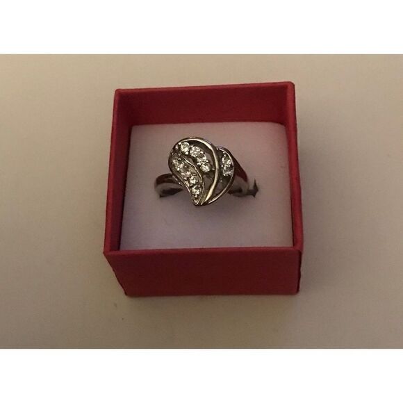 Gorgeous 1/2 Carat Sim Diamond Heart Love Promise Ring	Sz 6 - Picture 1 of 3